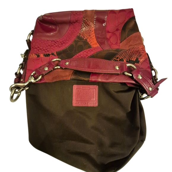 Coach Carly Patchwork Hobo shoulder bag. - Picture 9 of 13